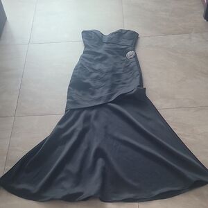 Elegant Black Strapless Evening Gown
